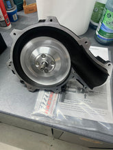 Laden Sie das Bild in den Galerie-Viewer, Sea-Doo 300 Supercharger + Fizzle Z142-S Wheel + OEM Lagerung NEU!